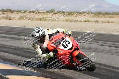 media/Nov-01-2025-CVMA (Sat) [[fc0f7531b8]]/Race 8-Supersport Middleweight/